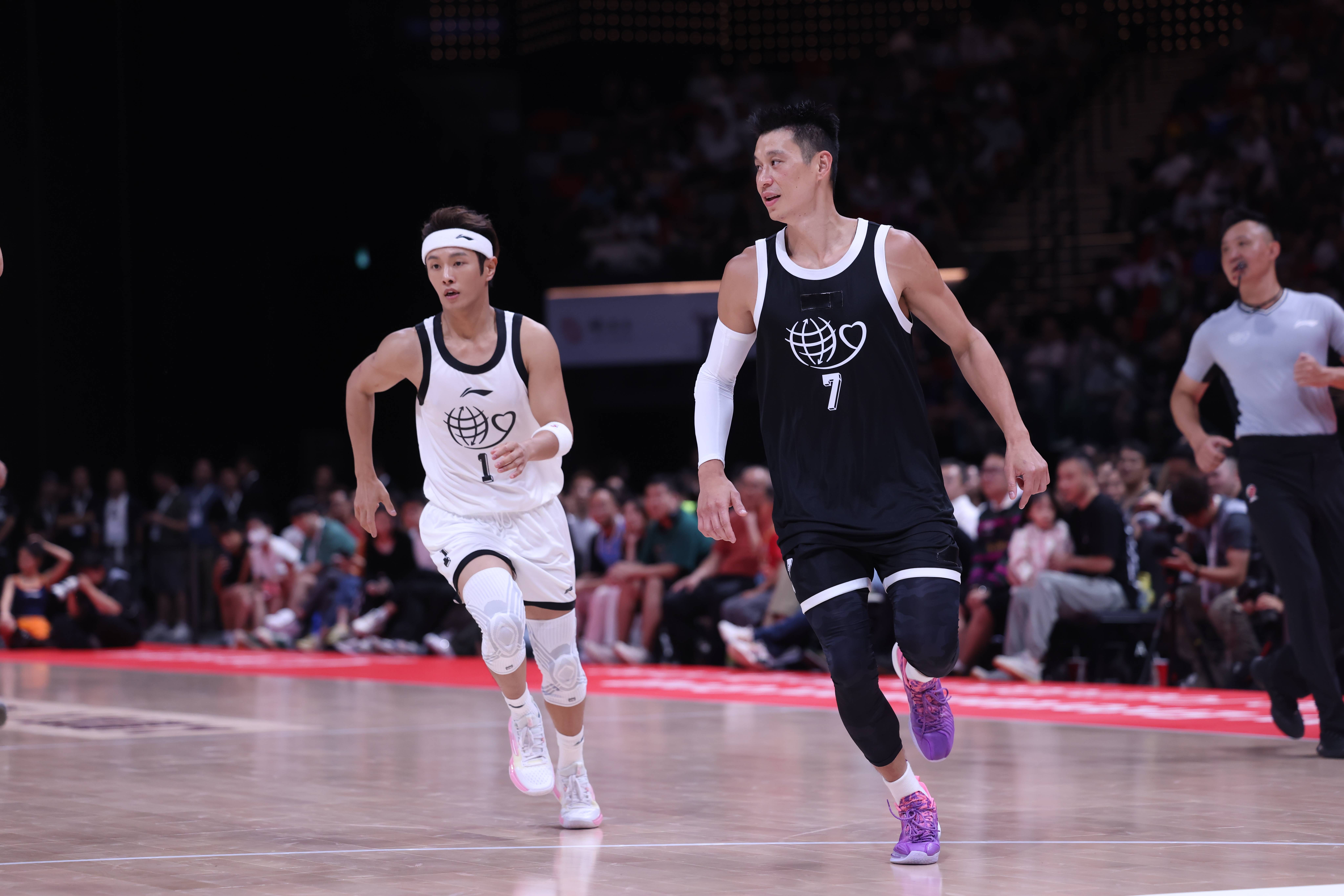 美国篮球明星参加中国慈善活动