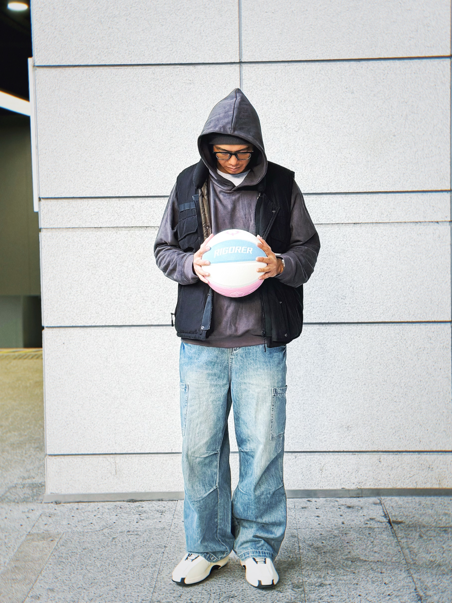 时尚界名人挑战篮球，运动风潮再起的简单介绍