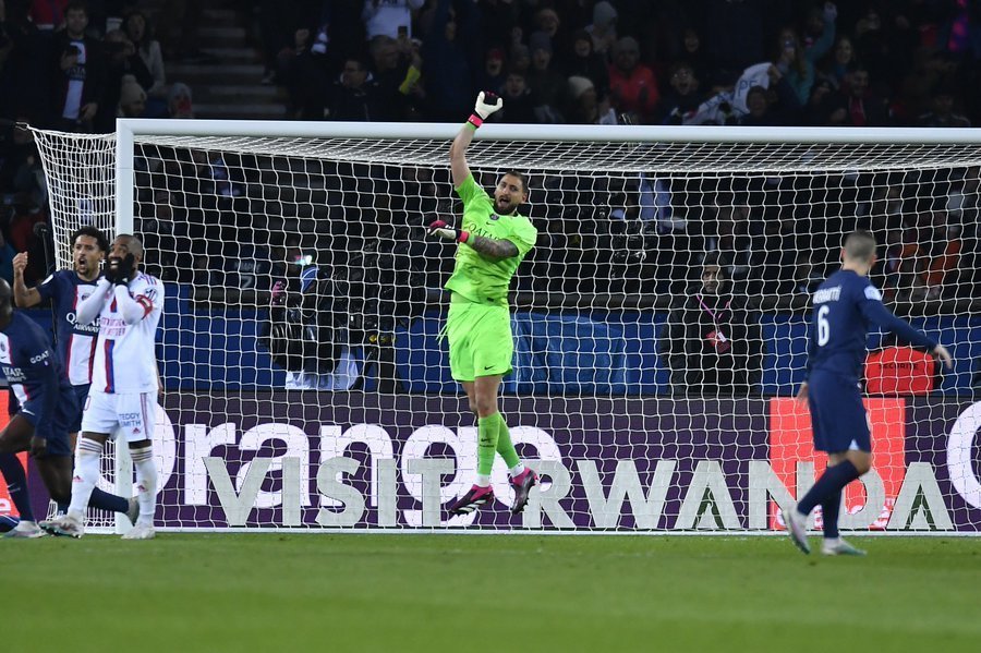 里昂中场连续传球数创新高，打破纪录