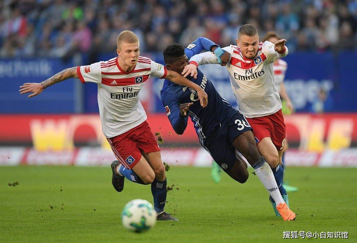 汉堡球迷为球队送行,祝福未来比赛 汉堡球迷为球队送行,祝福未来比赛