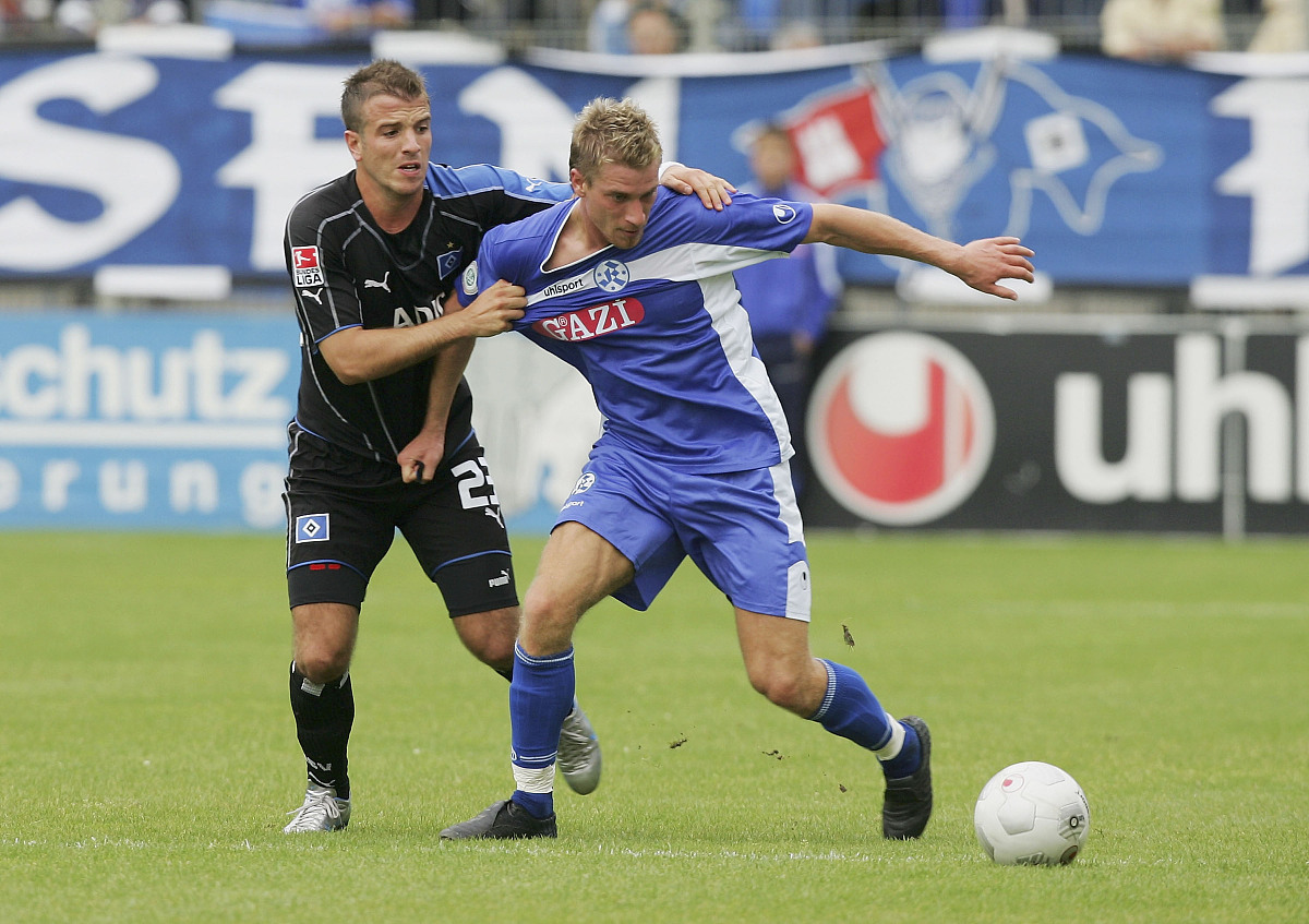 比利亚雷亚尔后防表现出色，取得重要胜利