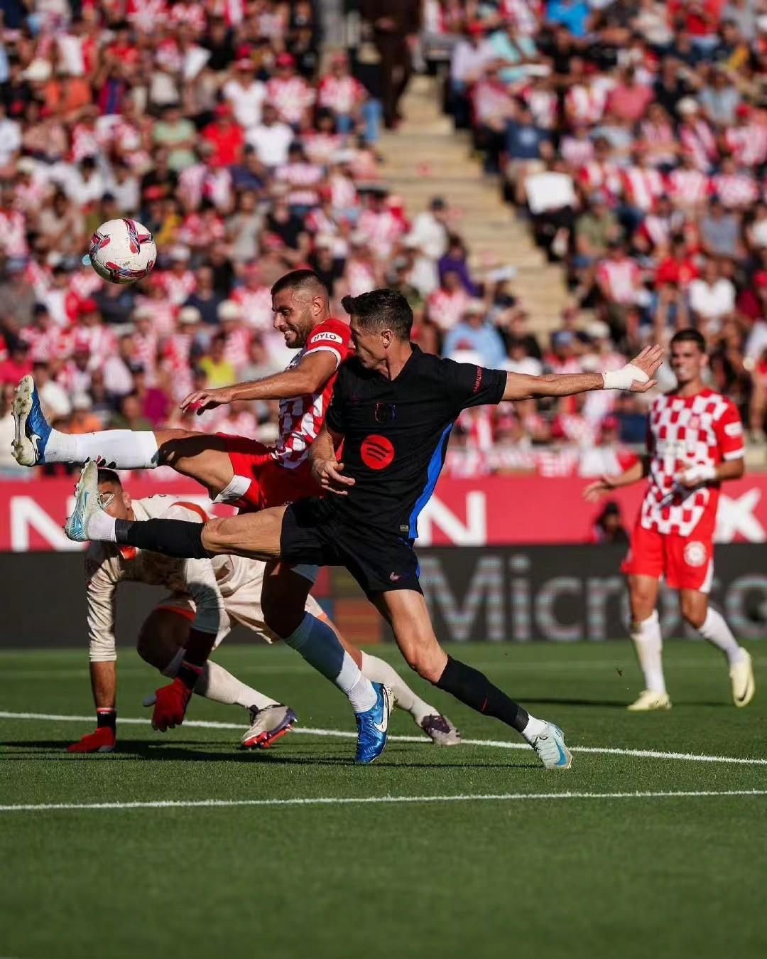 巴萨新援表现出色,帮助球队连胜迎来反弹 巴萨新援表现出色,帮助球队连胜迎来反弹