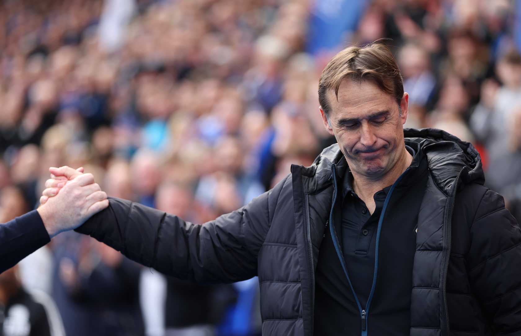 狼队半场领先未能守住胜利,主教练发怒 狼队半场领先未能守住胜利,主教练发怒