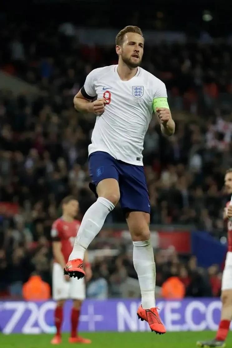 热刺主场逆转获胜,凯恩连续进球 热刺主场逆转获胜,凯恩连续进球