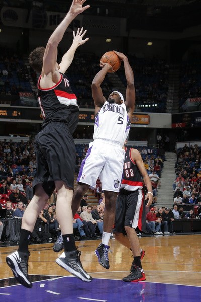 包含国王队连胜被终结,铁血尽展的词条 包含国王队连胜被终结,铁血尽展的词条