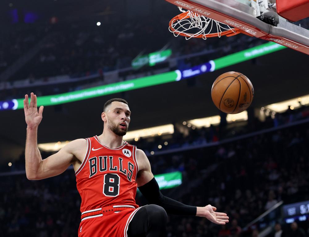 关于公牛惨遭溜马逆转，拉文神奇三分不敌的信息