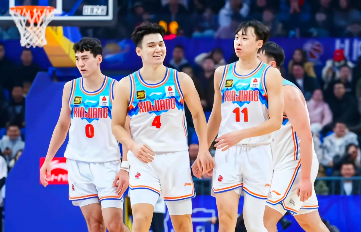 江苏男篮遭遇连败,排名一落千丈 江苏男篮遭遇连败,排名一落千丈