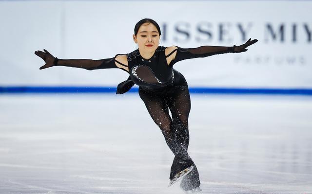 女子短道速滑赛场惊现悬念，中国选手获铜牌