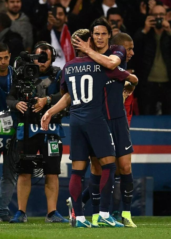 意大利豪门遭遇惨败,危机重重 意大利豪门遭遇惨败,危机重重