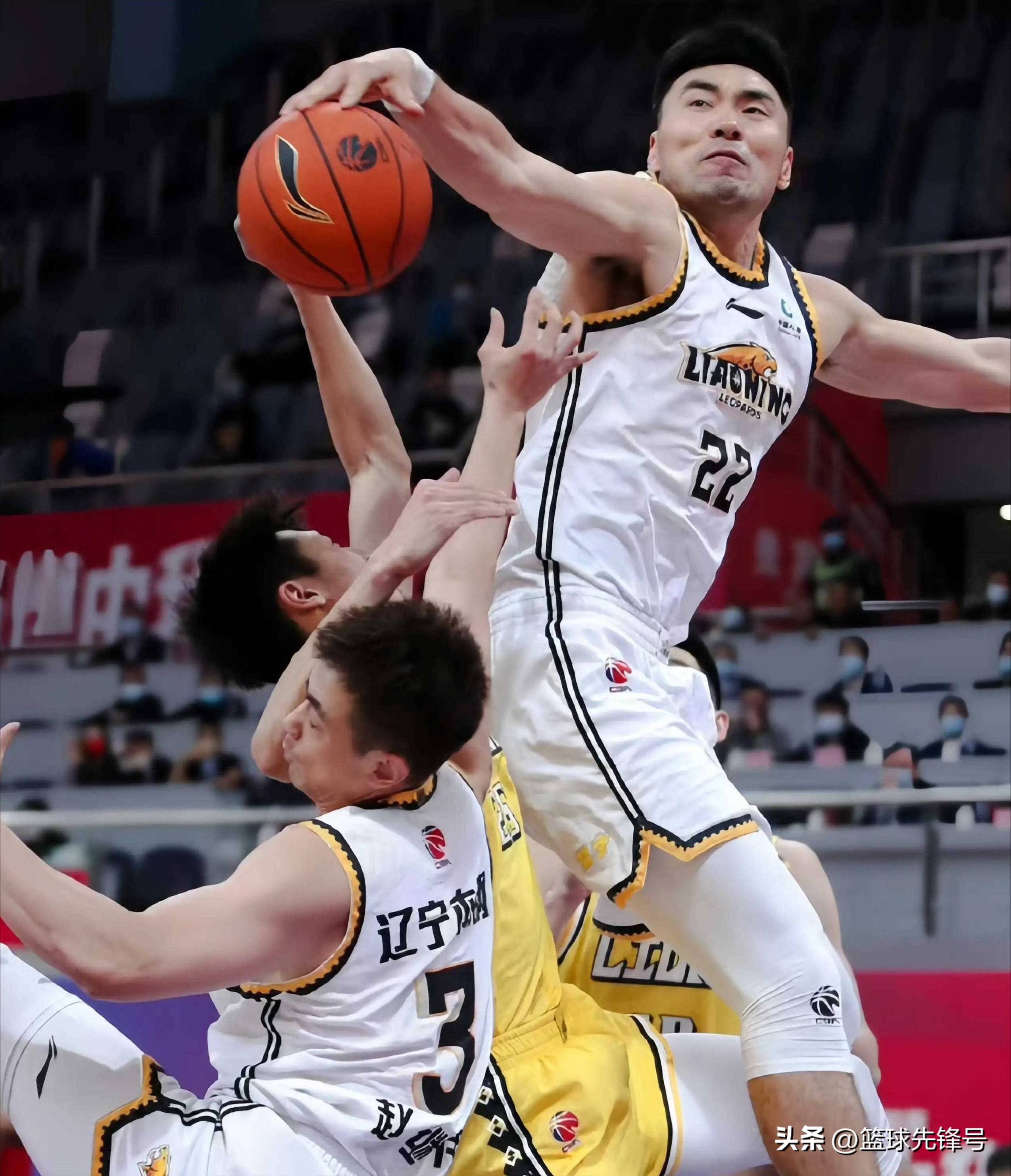 辽宁男篮防守不力,连续遭遇失利 辽宁男篮防守不力,连续遭遇失利