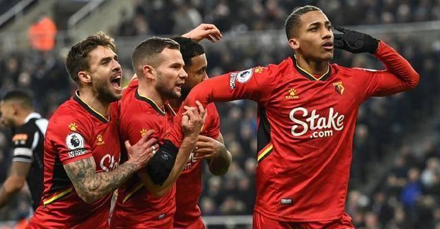 塞维利亚客场大胜，稳坐联赛榜首