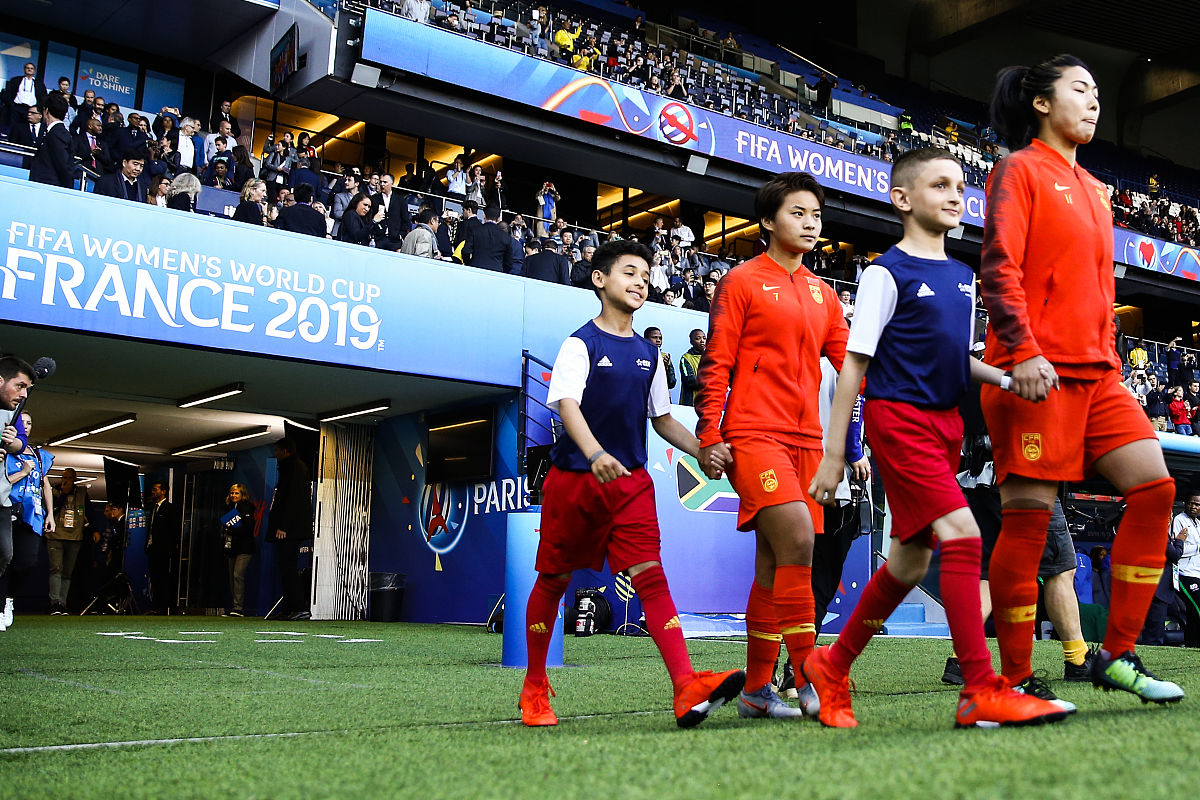 亚洲足球赛场开战,球队备战充分迎接挑战 亚洲足球赛场开战,球队备战充分迎接挑战