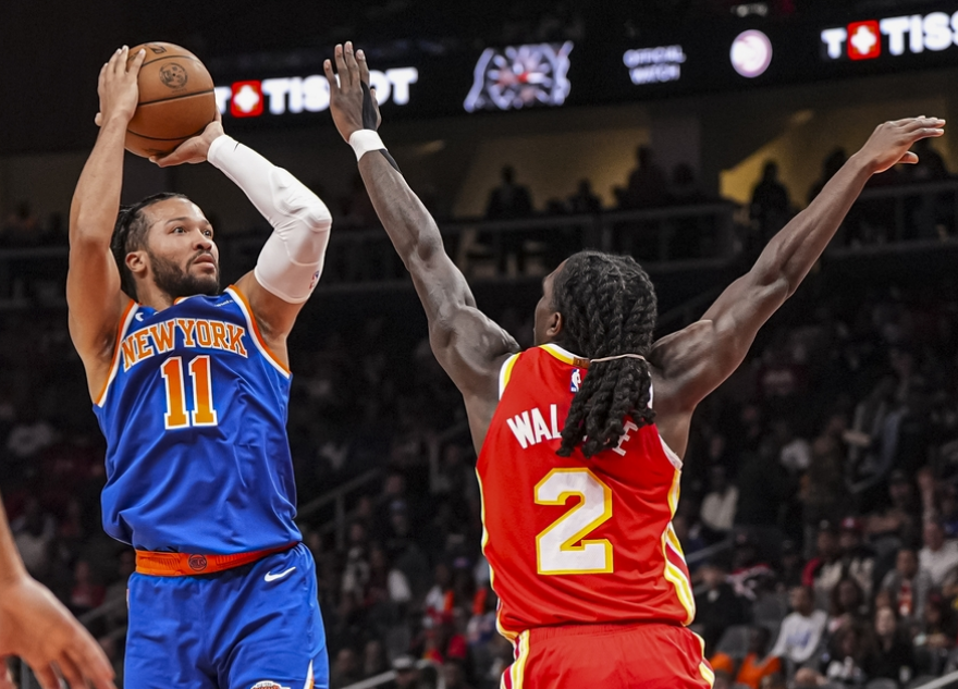 尼克斯再胜老鹰，巩固领先