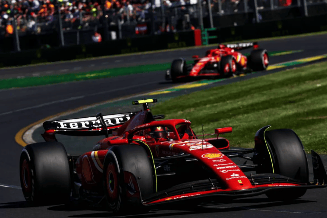 法拉利险胜雷诺车队，塞恩斯高光表现的简单介绍